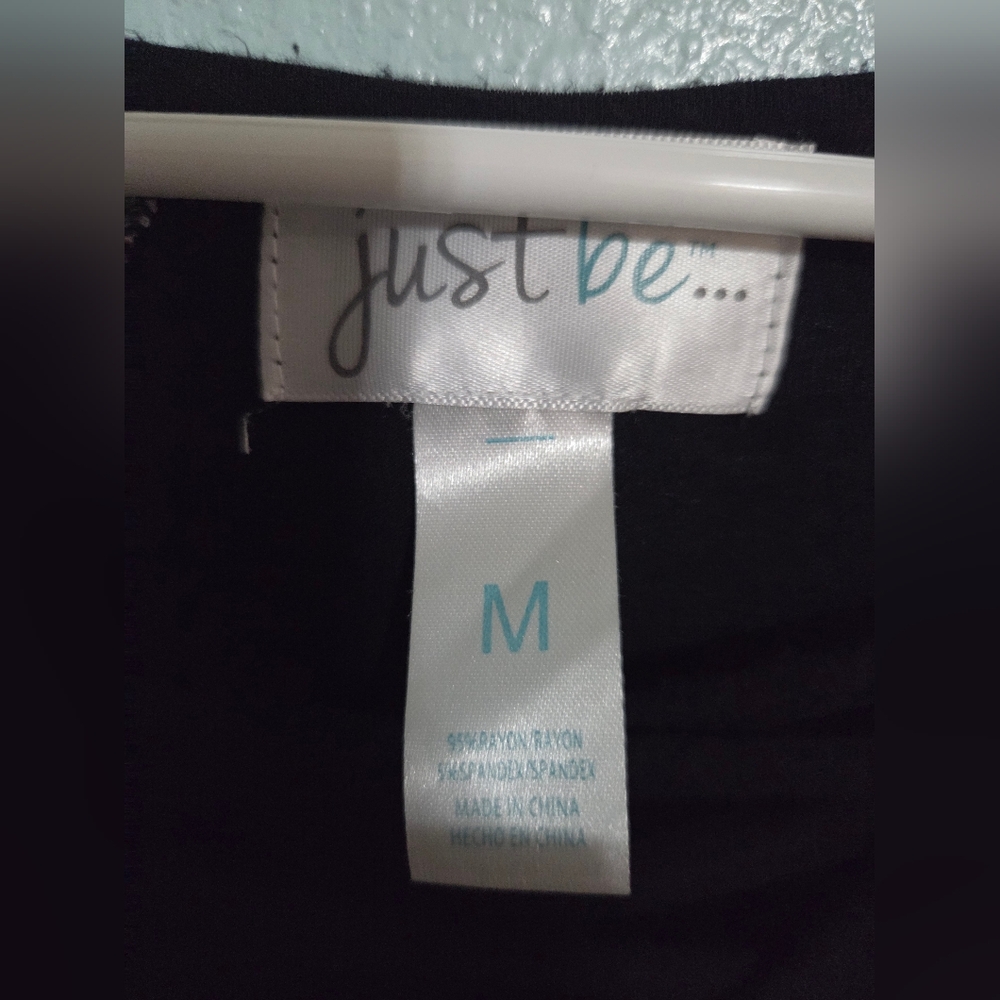 ๐3 for $13 Black and White Women's Top - Picture 2 of 3